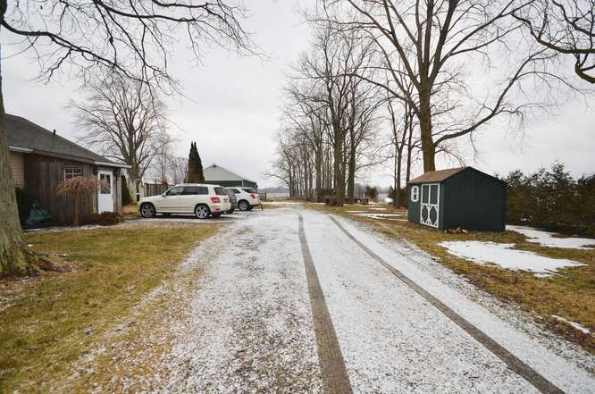 Lots of parking in driveway or outbuilding